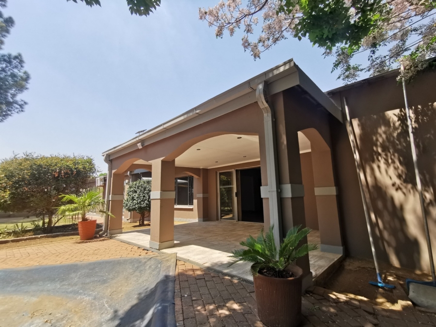 4 Bedroom Property for Sale in Baillie Park North West